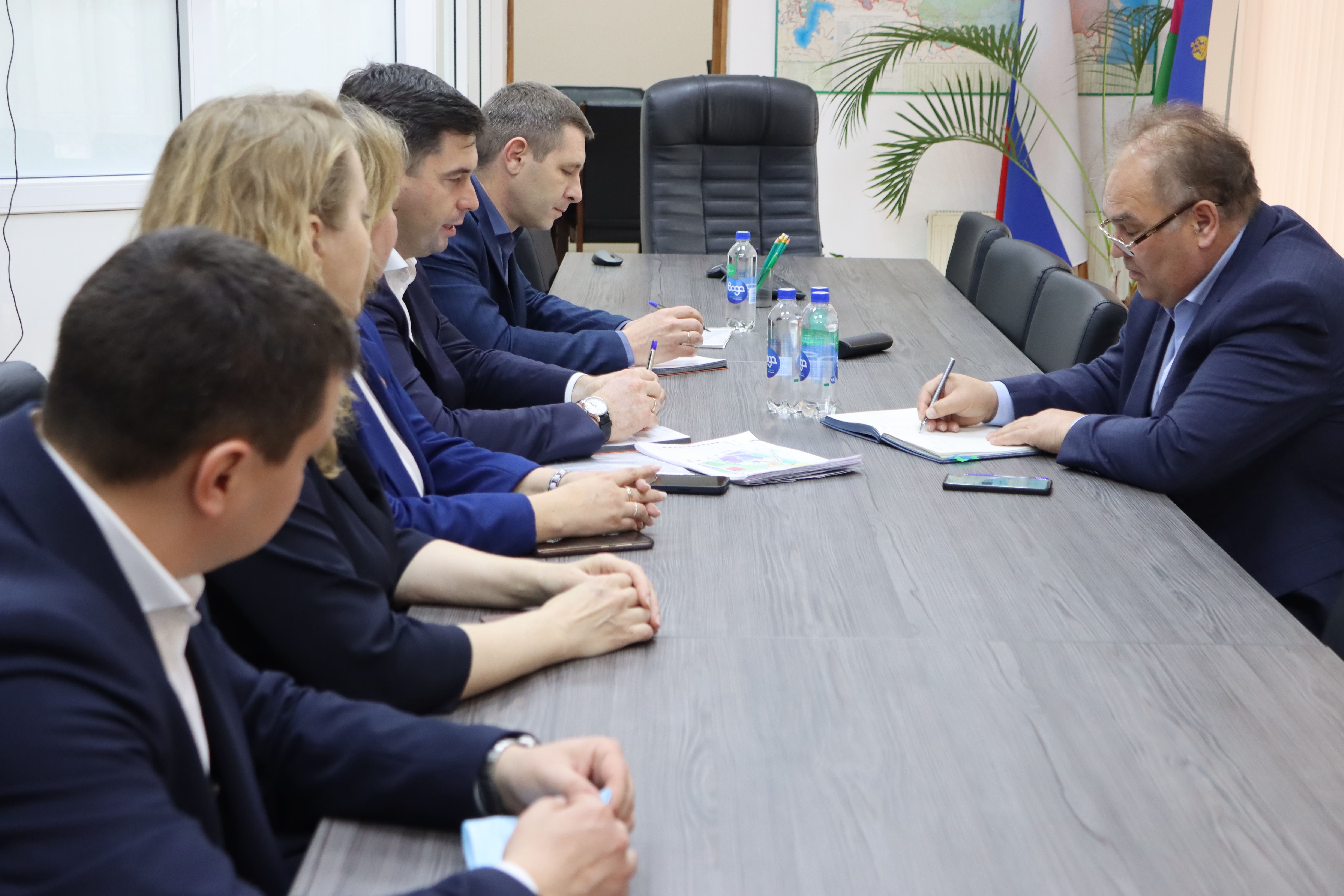 Леонид Рагозин встретился с главой Усть-Лабинска и депутатами городского Совета