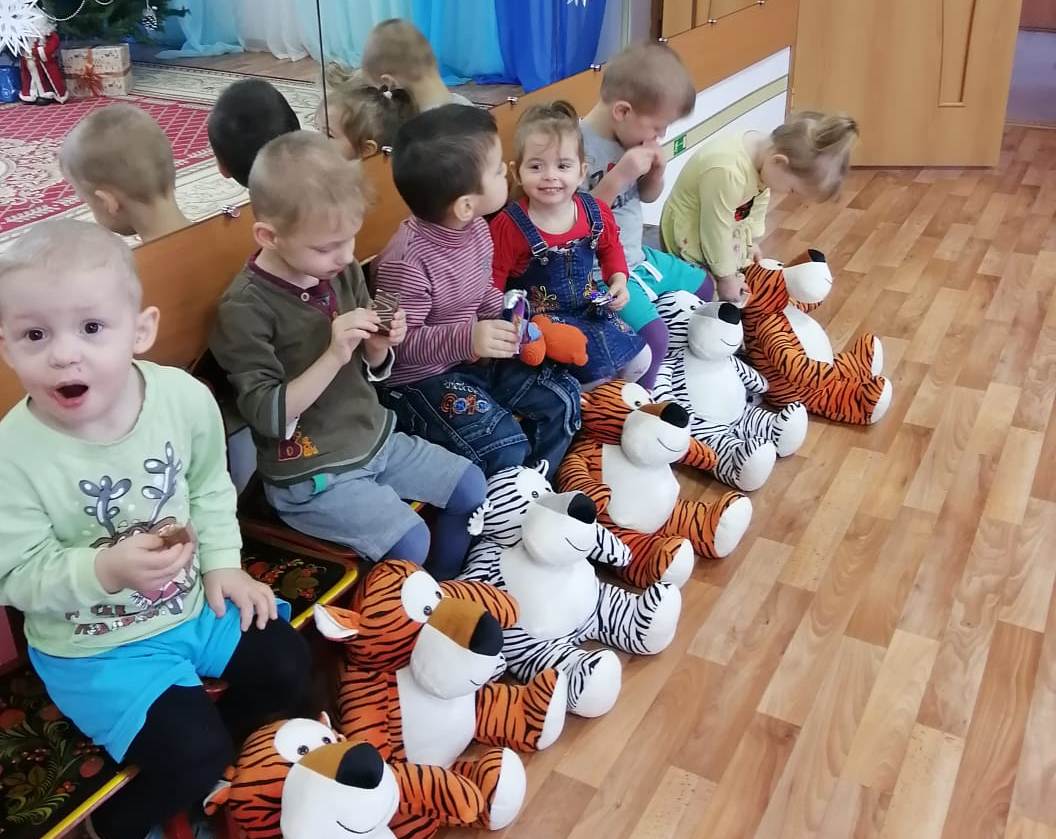 Аграрии «Рассвета» поздравили с Новым годом воспитанников Детского дома в Усть-Лабинске